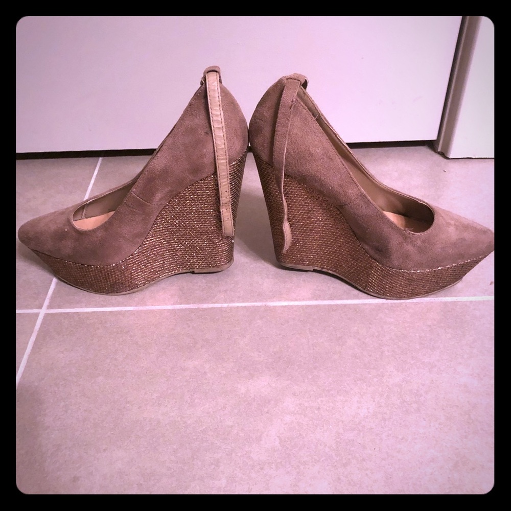 Beige/Tan Mary Jane wedges
